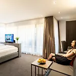 Duda An Der A9 Zwischen Ingolstadt Und Muenchen, Ideal Fuer Stopover, Geschaeftsreisen Und Monteure Hotell