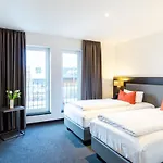 Duda An Der A9 Zwischen Ingolstadt Und Muenchen, Ideal Fuer Stopover, Geschaeftsreisen Und Monteure