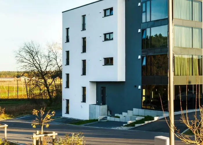 Duda An Der A9 Zwischen Ingolstadt Und Muenchen, Ideal Fuer Stopover, Geschaeftsreisen Und Monteure